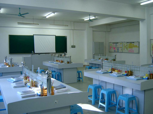 財(cái)會(huì)模擬實(shí)驗(yàn)室設(shè)備