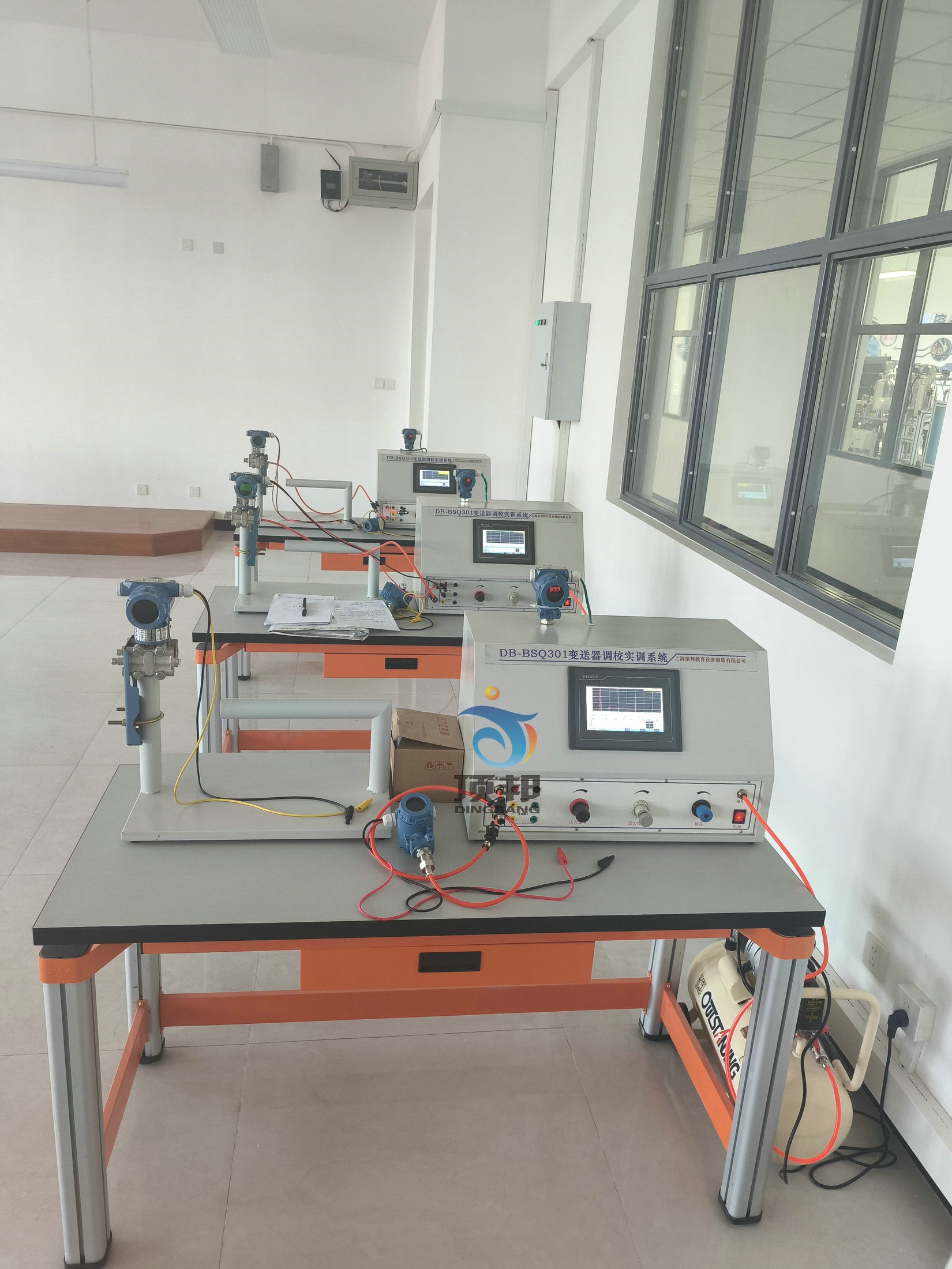 變送器調(diào)校實(shí)訓(xùn)系統(tǒng)